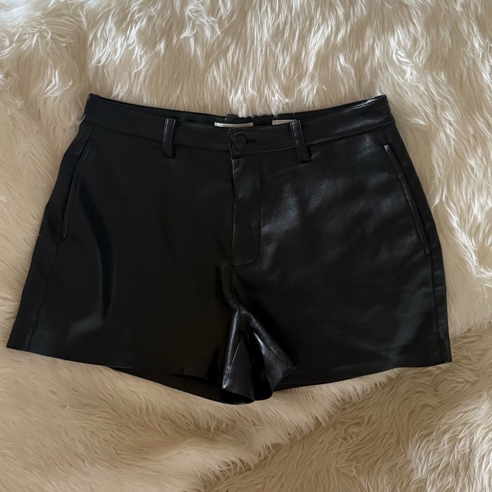 Black faux leather shorts - Picture 4 of 7